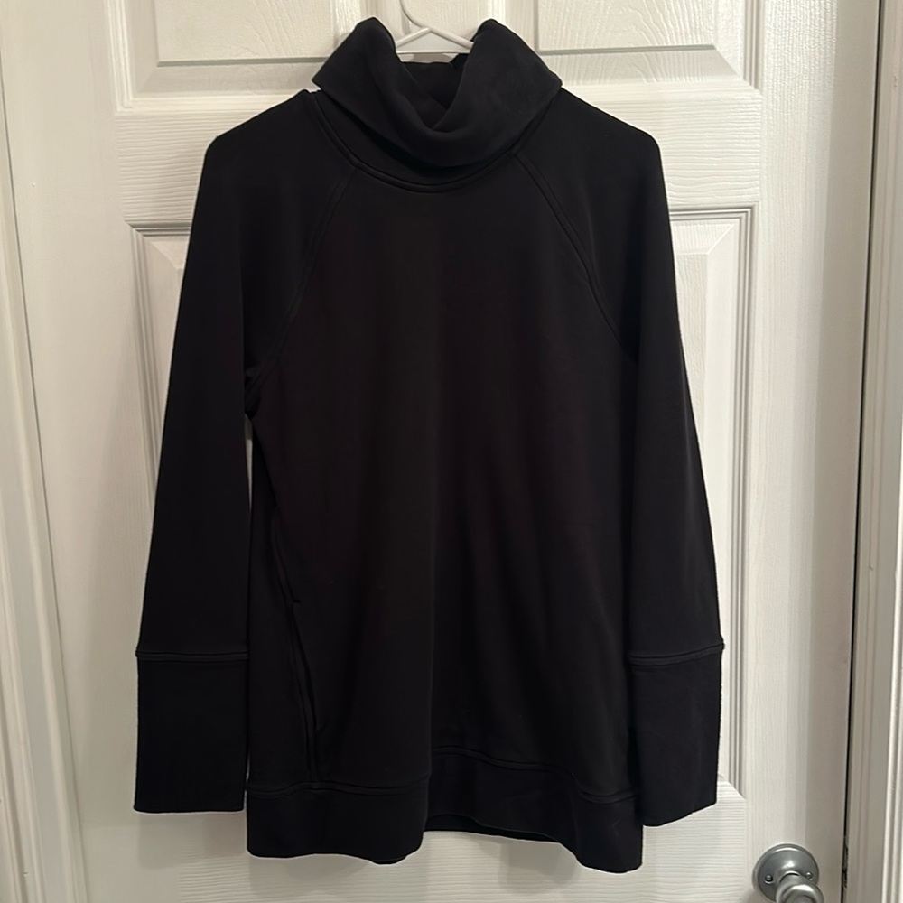 Lululemon black turtleneck tunic